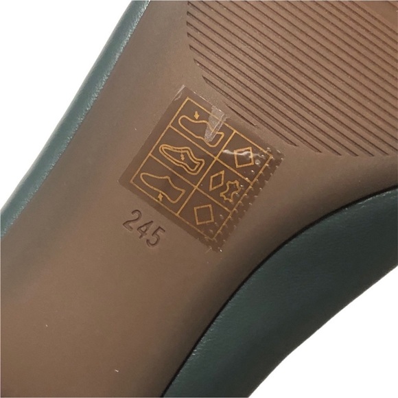 NIB C. Paravano Block Heel Pumps - Picture 10 of 10